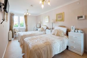 GUEST SUITE- click for photo gallery